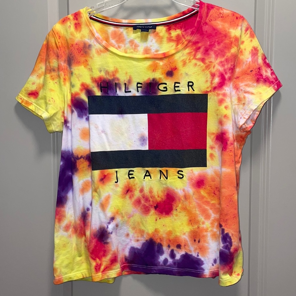 Hand Tie-Dyed Vintage Tommy Hilfiger Jeans T-shirt 🧡💛